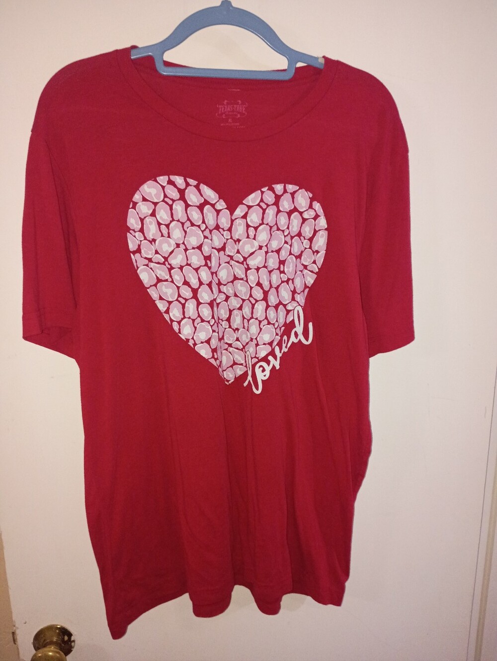 Texas True Threads Red Leopard Heart "Loved" Graphic T-Shirt - Size XL